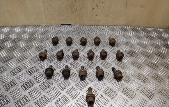 Peugeot 308 Nuts/bolts 