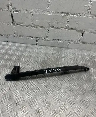 Hyundai i30 Rear door windshield rail 835102L000