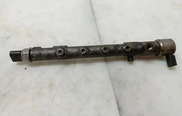 Mercedes-Benz E W212 Fuel main line pipe A6510700595 R9144Z230A