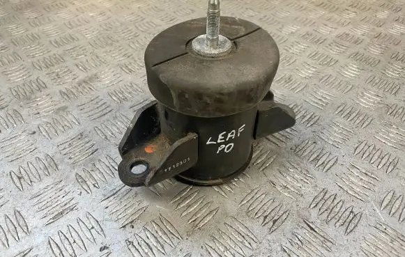 Nissan Leaf II (ZE1) Engine mount bracket