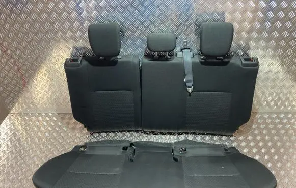 Suzuki Swift III Second row seats PK18603