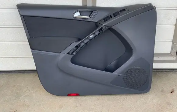 Volkswagen Tiguan Front door card panel trim 5N0867011
