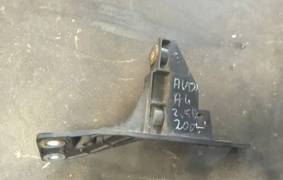 Audi A4 S4 B7 8E 8H Front bumper mounting bracket 8e0805363