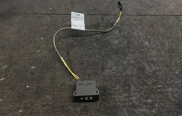 BMW 3 E90 E91 AUX in-socket connector 6930561