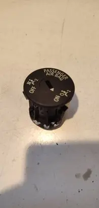 Passenger airbag on/off switch