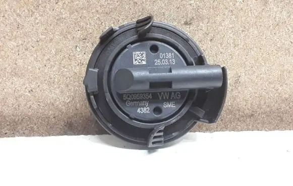Volkswagen Golf VII Airbag deployment crash/impact sensor 5Q0959354