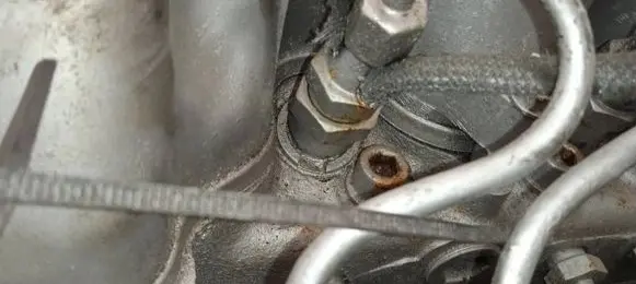 Mercedes-Benz W123 Fuel injector