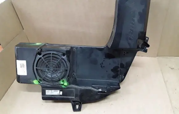 Audi A4 S4 B6 8E 8H Subwoofer speaker 8E9035382B