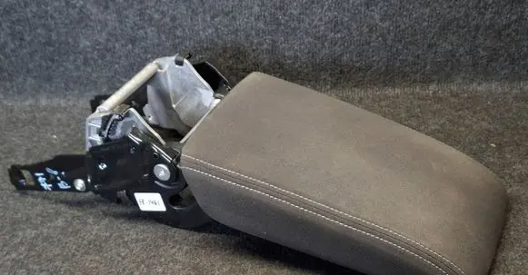 Volkswagen PASSAT B8 Armrest 