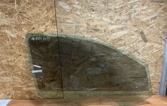 Dodge Journey Front door window glass four-door 43R004583
