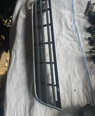 Volkswagen PASSAT B6 Front bumper lower grill 3C0853677