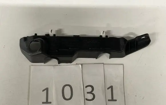 Hyundai i30 Front bumper mounting bracket 86516A2000