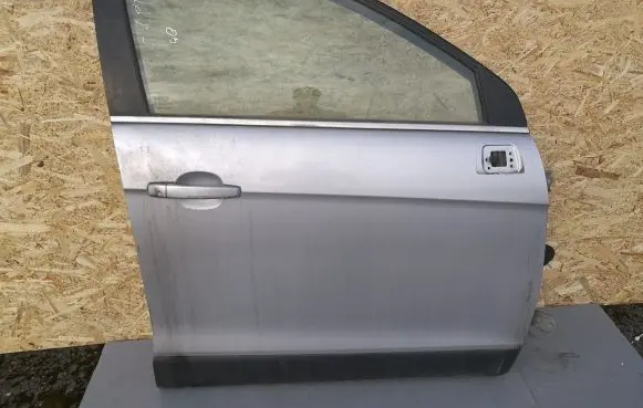 Chevrolet Captiva Front door