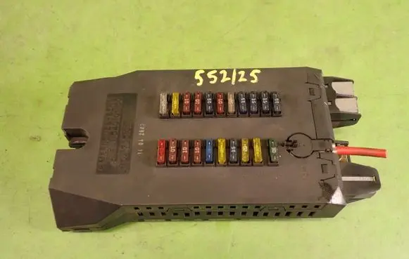 Mercedes-Benz Sprinter W901 W902 W903 W904 Fuse box set A9015400150