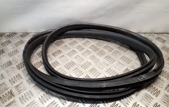 KIA Sorento Front door rubber seal 