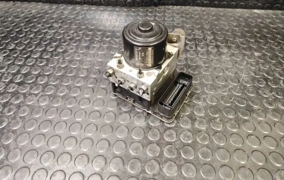 Volkswagen Touareg II ABS Pump 7P0907379G 7P0614517G