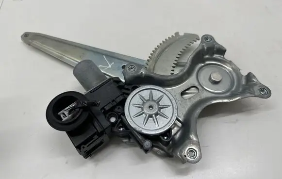 Toyota Camry VIII XV70 Rear door window regulator with motor 8571033290