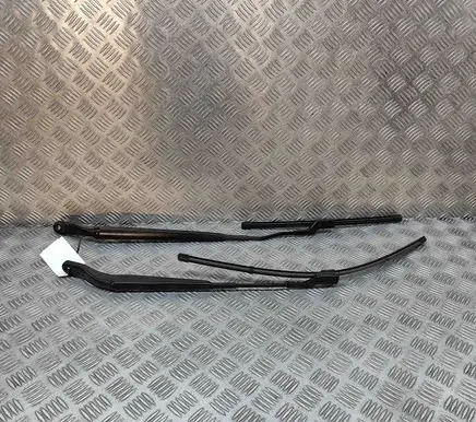 Peugeot 2008 II Windshield/front glass wiper blade 9822931780 9822931980