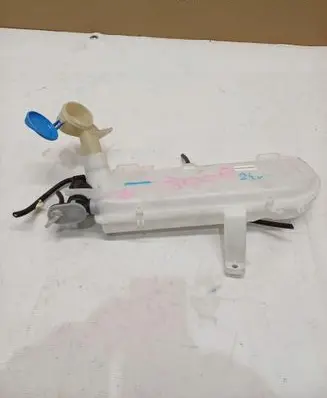 Peugeot 3008 I Windshield washer fluid reservoir/tank 9839959180