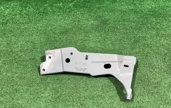 Audi A1 Fender mounting bracket 82A821135