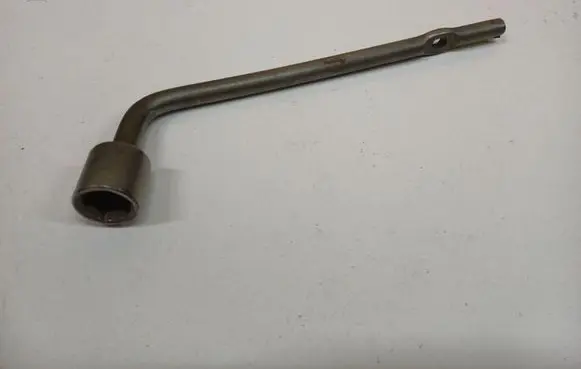 Mazda 6 Wheel nut wrench 