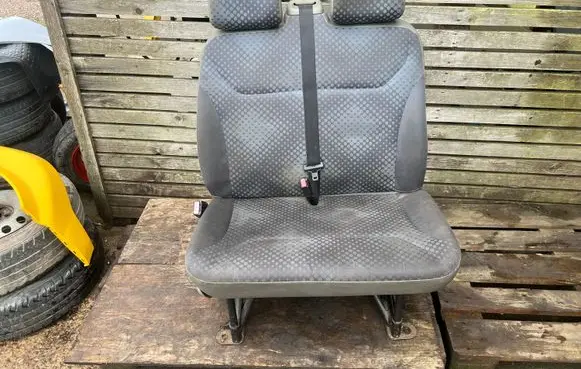 Opel Vivaro Front double seat