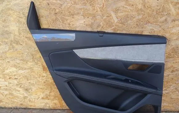 Peugeot 5008 II Rear door card panel trim