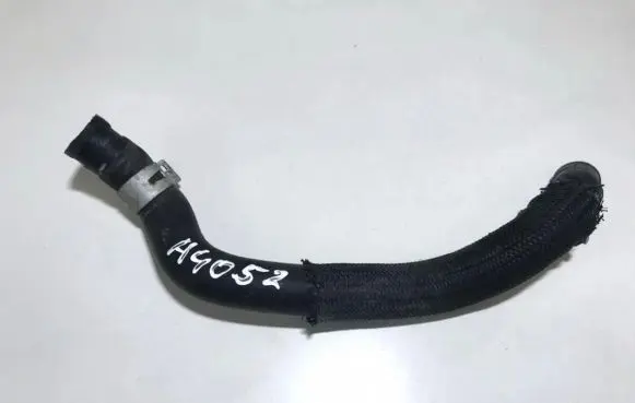 Toyota Avensis T270 Engine coolant pipe/hose