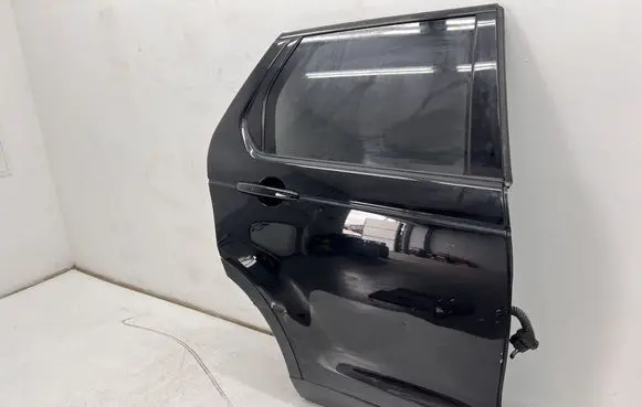 Land Rover Discovery Sport Rear door 