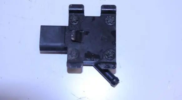 BMW 3 E90 E91 Exhaust gas pressure sensor 7789219