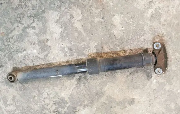 Buick Encore I Rear shock absorber/damper 95271438
