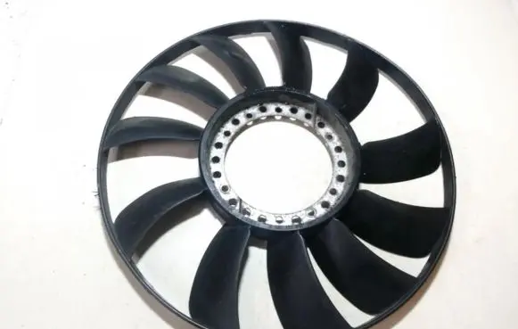 Volkswagen PASSAT B5.5 Fan impeller 058121301B