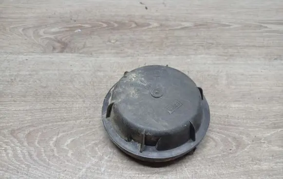 Volvo V70 Headlight/headlamp dust cover 89001146