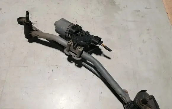 Opel Astra H Front wiper linkage and motor 3397020632 0390241538 13111211