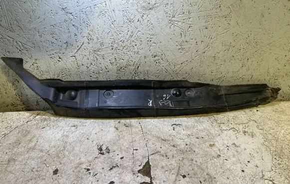 Audi Q3 8U Fender end trim 8U0821112A