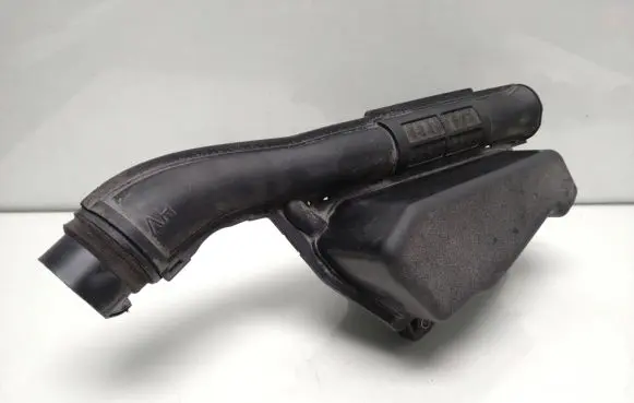 Intake resonator