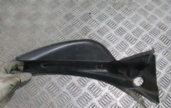 Peugeot 308 SW Rear/tail light trim molding 968195318