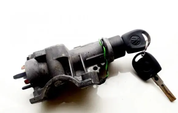 Volkswagen Golf IV Ignition lock 4B0905841