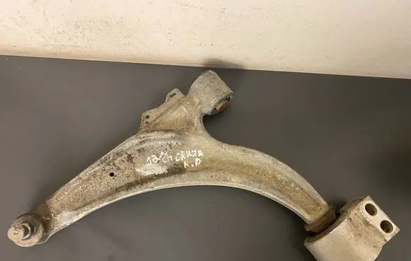 Chevrolet Cruze Front lower control arm/wishbone