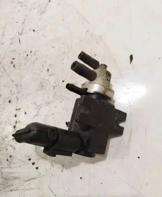 Volkswagen Touran I Turbo solenoid valve 1j0906627