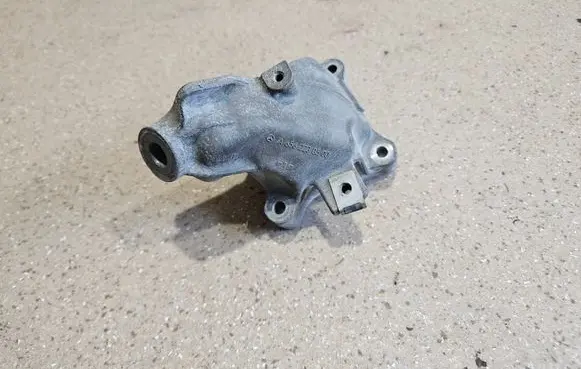 Mercedes-Benz GLE W167 Engine mounting bracket A6562230500