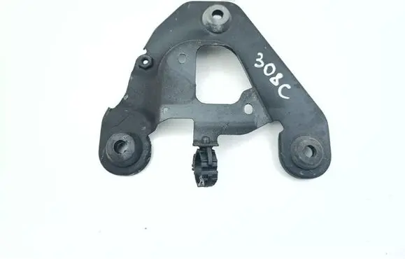 Air filter cleaner box bracket assembly