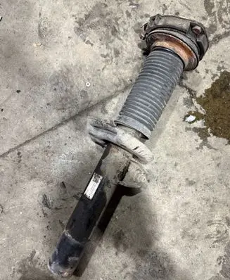Seat Alhambra (Mk2) Front shock absorber/damper 7N0413031J 166NWANFD815L
