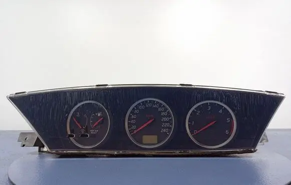 Nissan Primera Speedometer (instrument cluster) AV619