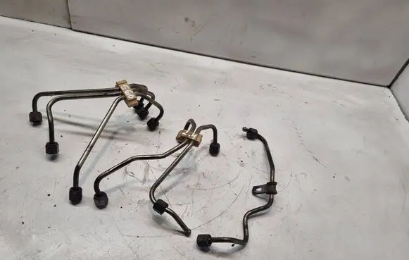 Volvo S60 Fuel injector supply line/pipe 