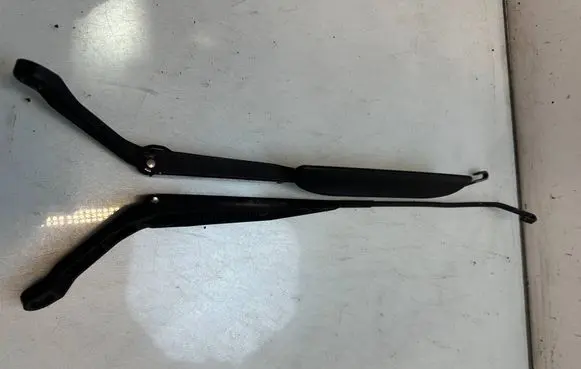Honda Civic Front wiper blade arm 63453464