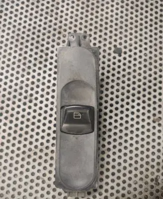 Mercedes-Benz Vito Viano W639 Electric window control switch A6395451413 30248 04ZGS002