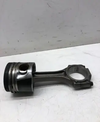 Volkswagen PASSAT B5.5 Piston with connecting rod 