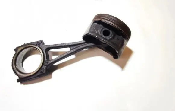 Opel Corsa D Piston with connecting rod