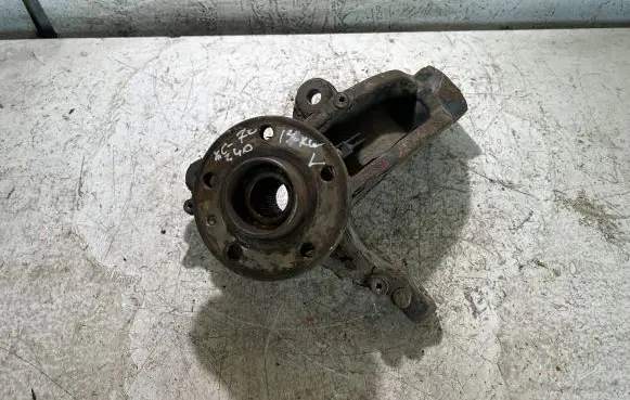 Volvo XC70 Front wheel hub